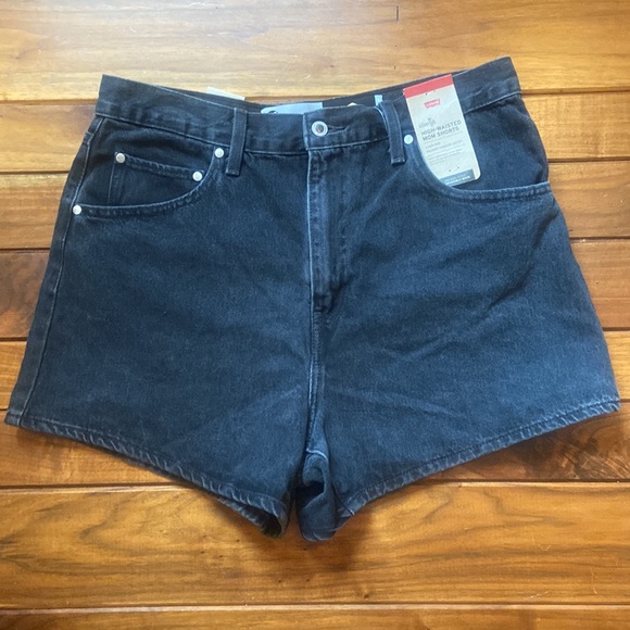 NWT Levi's Silvertab™ High-Rise Mom Jean Shorts Black 32 - Picture 2 of 12